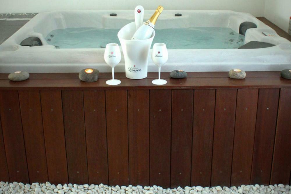 Mas Sainte Marie ,Piscine Chauffee Hotel Aigues-Mortes Ngoại thất bức ảnh