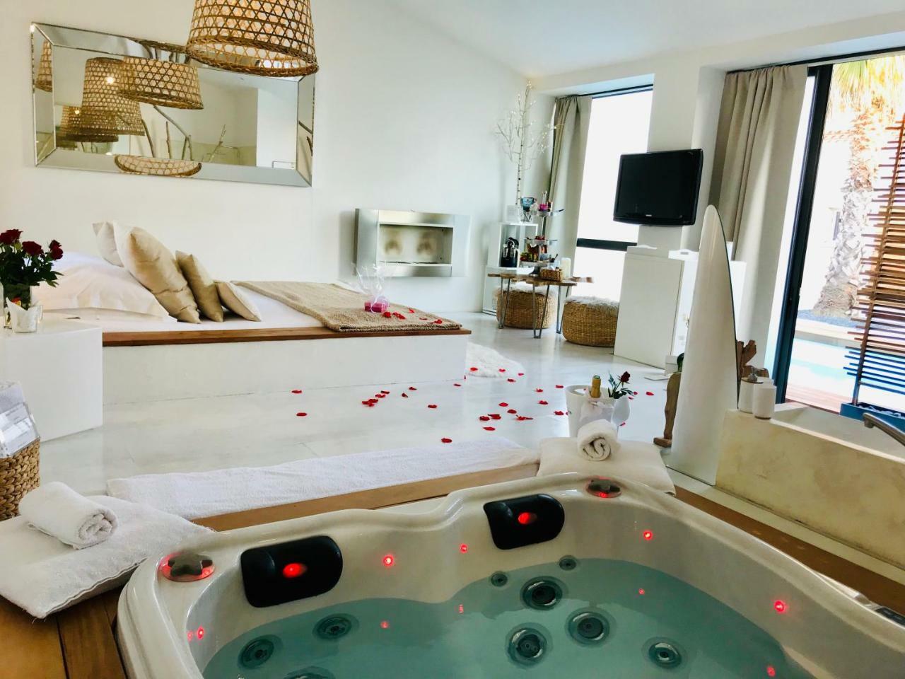 Mas Sainte Marie ,Piscine Chauffee Hotel Aigues-Mortes Ngoại thất bức ảnh