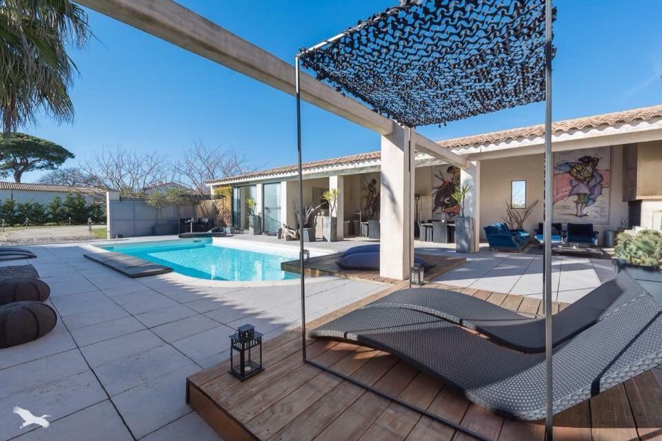Mas Sainte Marie ,Piscine Chauffee Hotel Aigues-Mortes Ngoại thất bức ảnh