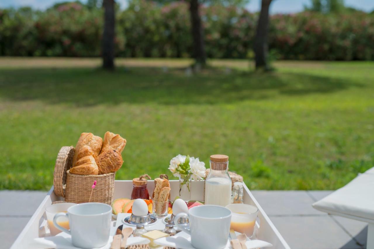Mas Sainte Marie ,Piscine Chauffee Hotel Aigues-Mortes Ngoại thất bức ảnh
